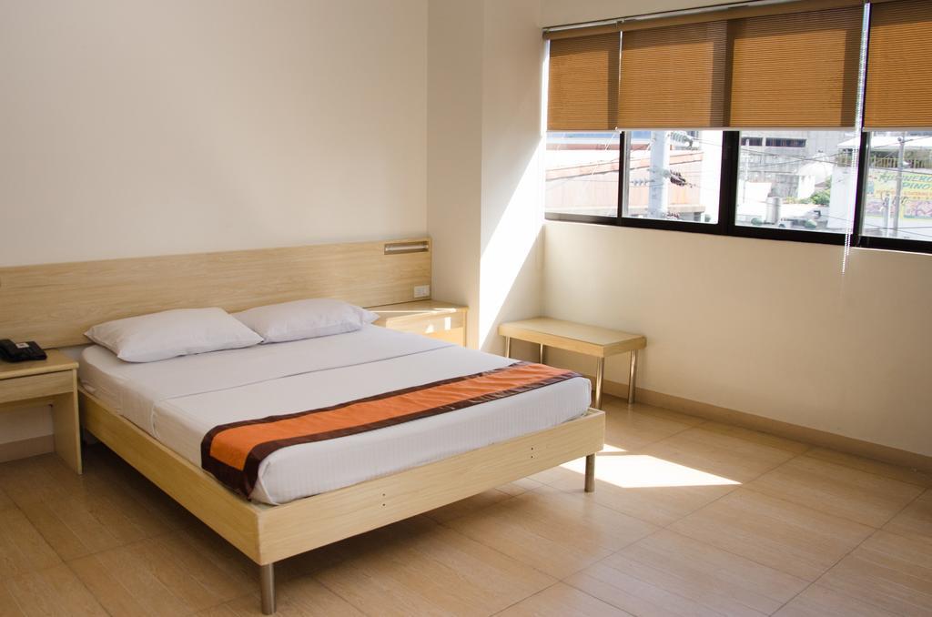 M Suites Hotel Makati City Exterior foto