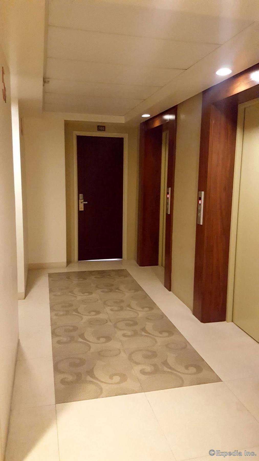 M Suites Hotel Makati City Exterior foto